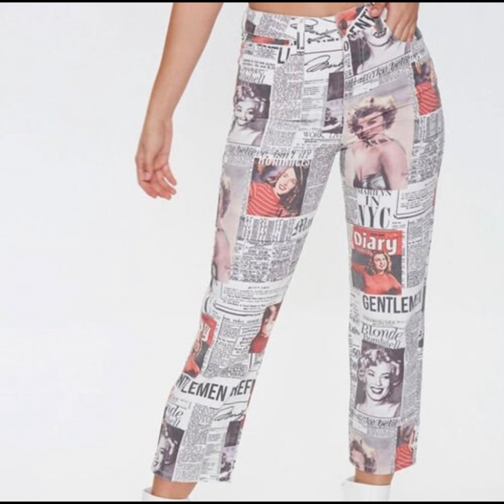 Forever 21 Marilyn Monroe newspaper crop jeans size 18 NWT